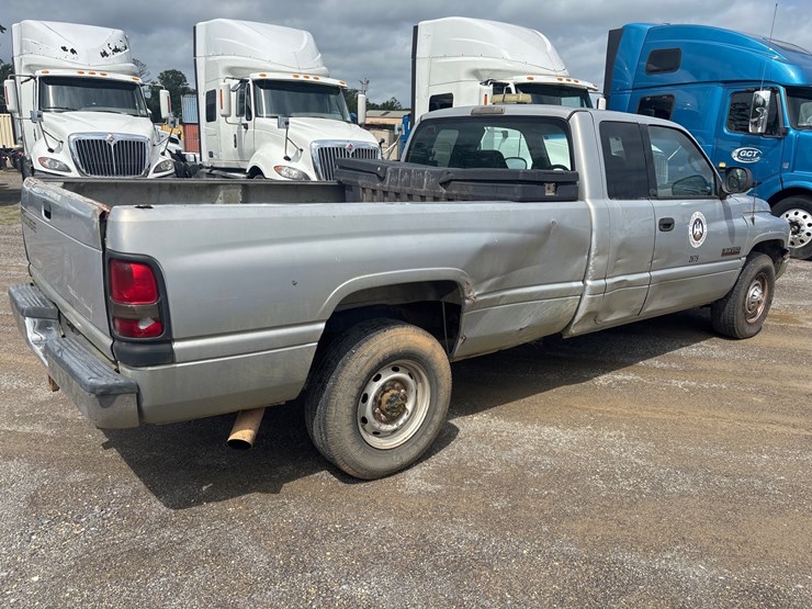 2001-dodge-ram-2500-image-3