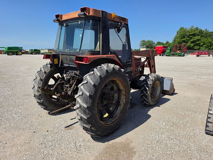 1988-case-ih-885-image-19