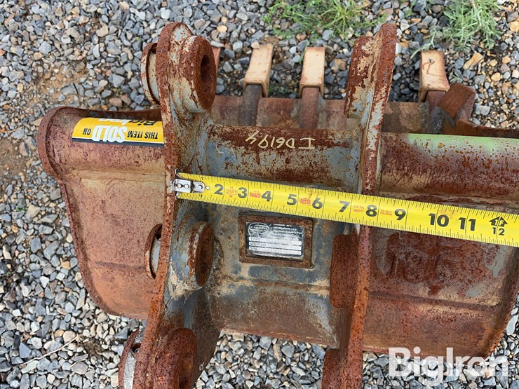 strickland-24"-backhoe-bucket-image-18