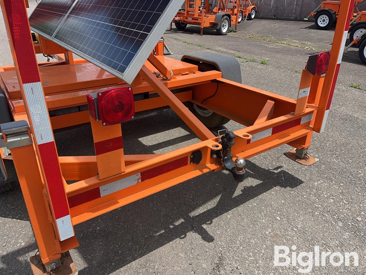 2014-north-america-traffic-ptl2.4x-portable-traffic-light-image-16