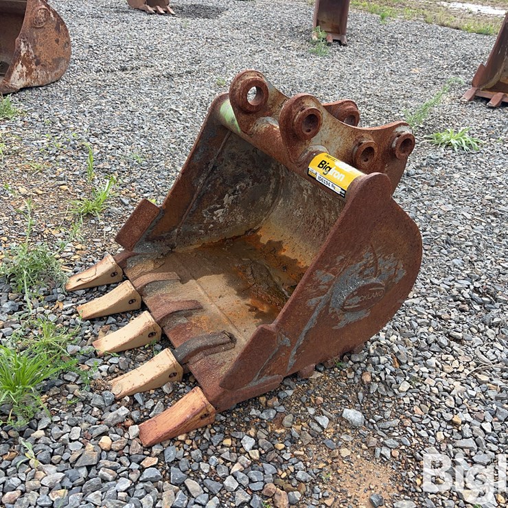 Strickland 24" Backhoe Bucket