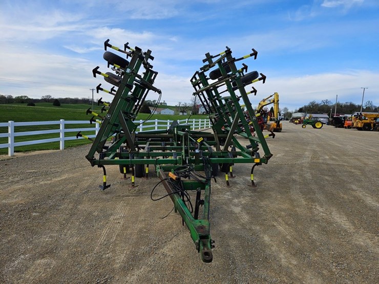 john-deere-28-image-8