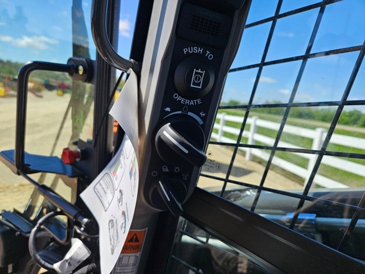 new-holland-l328-image-24