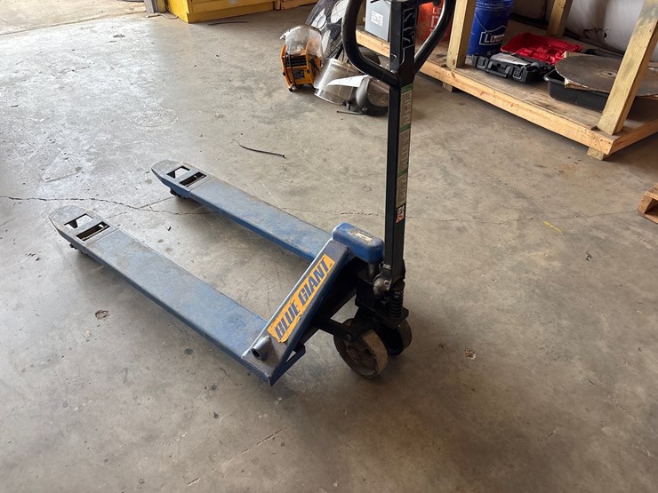 #4074-•-blue-giant-pallet-jack-image-4
