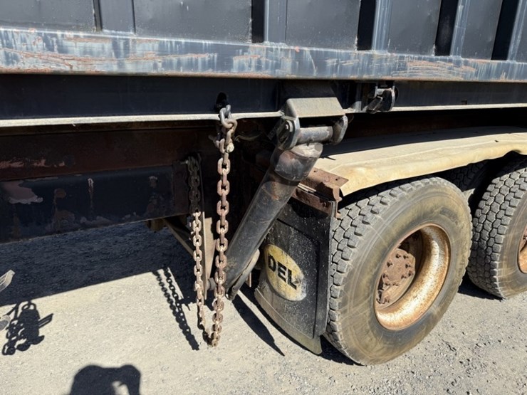1994-freightliner-fl80-image-18