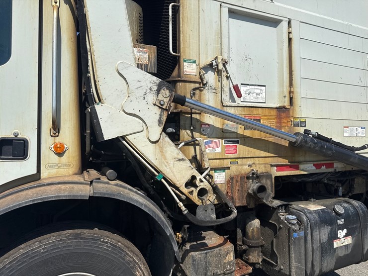 #7-•-2015-mack-heil-front-loader-image-10