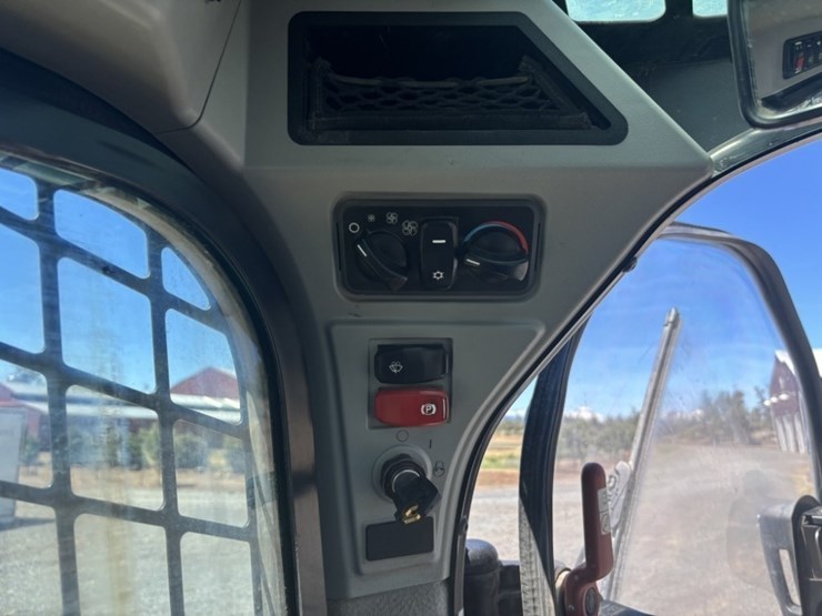 2019-caterpillar-259d3-image-26