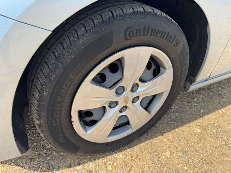 2018-chevrolet-cruze-ls-4-door-sedan-(73,376-miles)-image-24