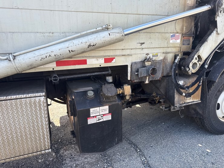#6-•-2017-peterbilt-heil-front-loader-image-46