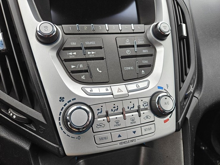 2014-chevrolet-equinox-lt-image-26