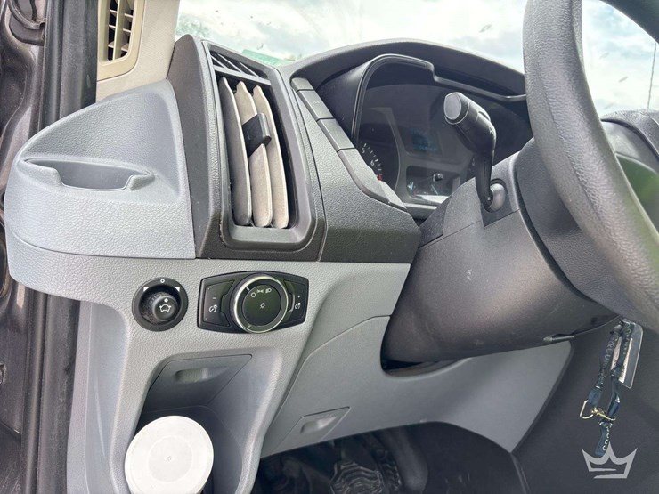 2017-ford-transit-image-12