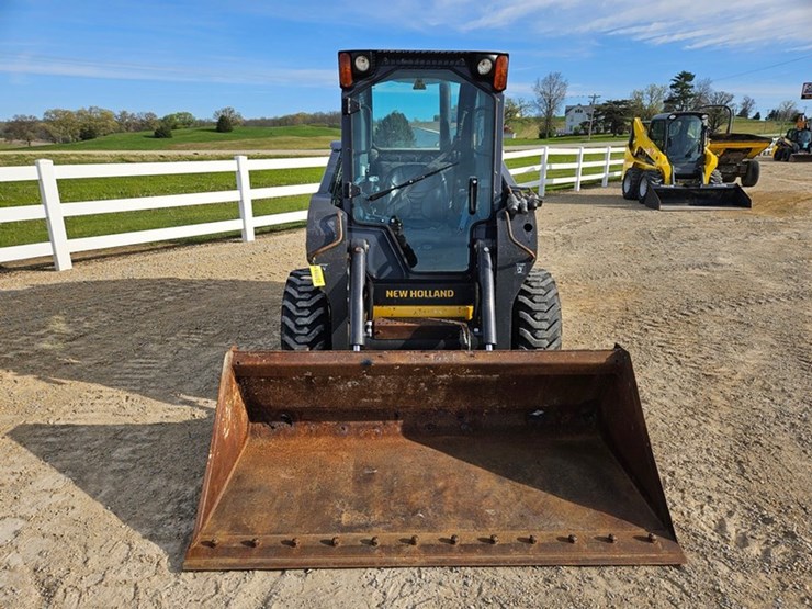 new-holland-l218-image-8