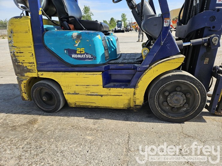 komatsu-fg25st-12-image-7