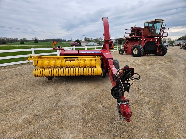new-holland-fp240-image-8