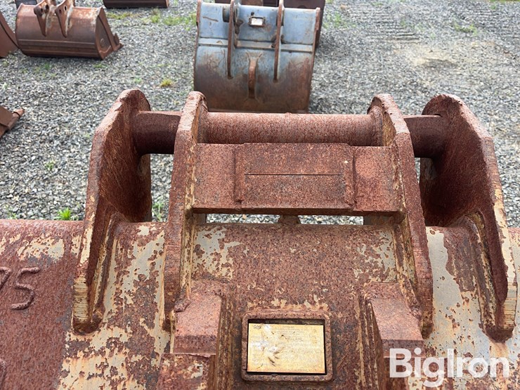 2004-geith-volvo-s2-48”-excavator-bucket-image-11