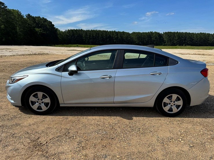 2018-chevrolet-cruze-ls-4-door-sedan-(73,376-miles)-image-8