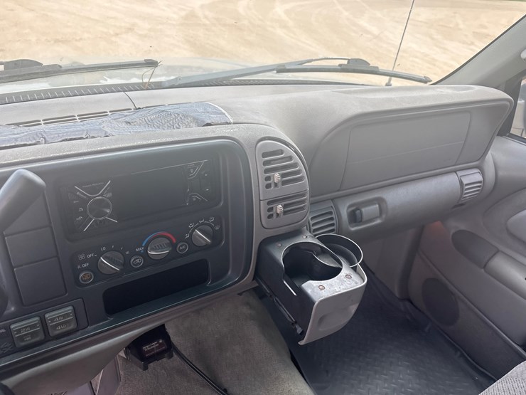 1999-chevrolet-tahoe-image-9