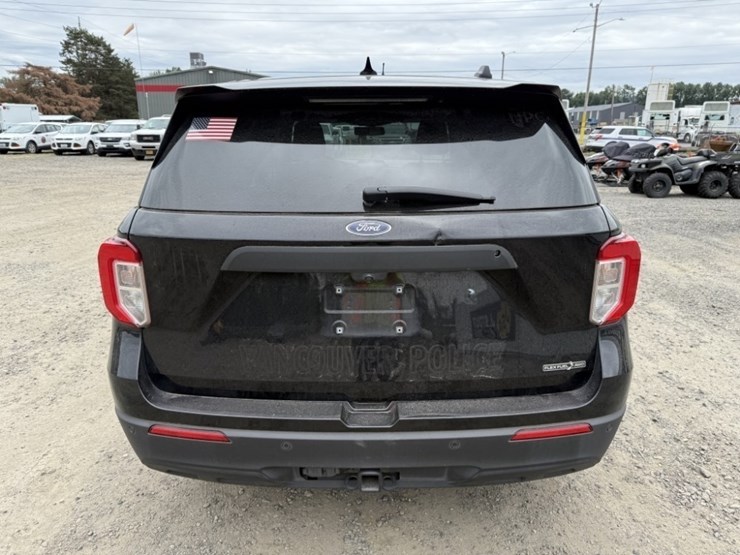2020-ford-explorer-image-5