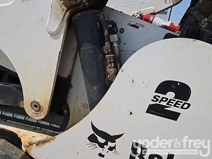 2021-bobcat-t870-image-21