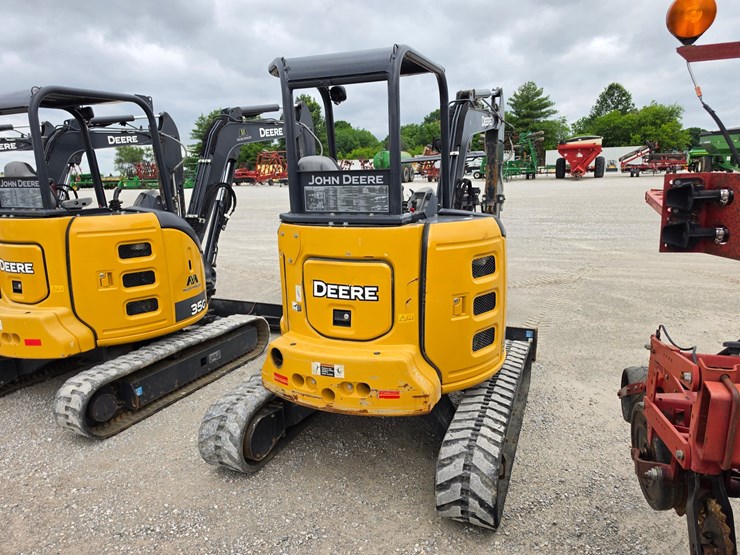 2020-deere-35g-image-16