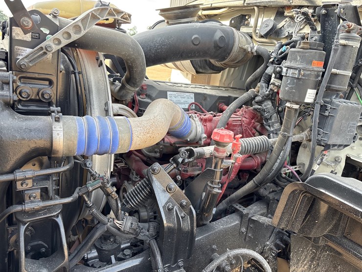 2019-mack-granite-104fr-image-31