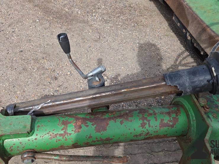 john-deere-120-image-9