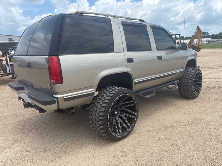 1999-chevrolet-tahoe-image-3