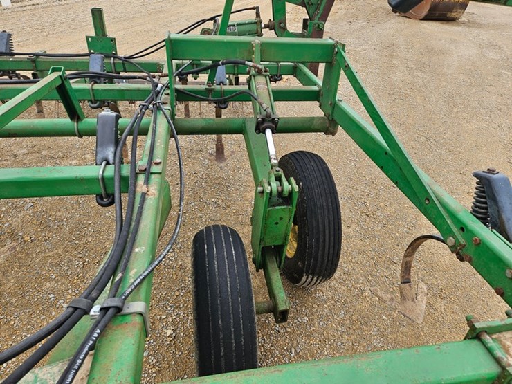 john-deere-16-image-33