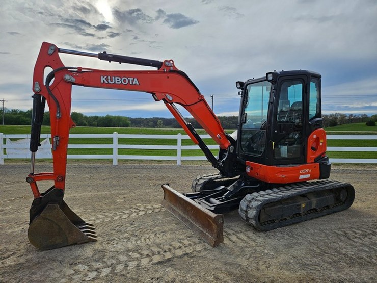 2020-kubota-u55-image-1