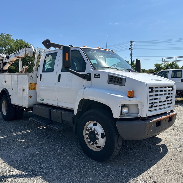 #11 • 2007 CHEVY C8500 SERVICE TRUCK