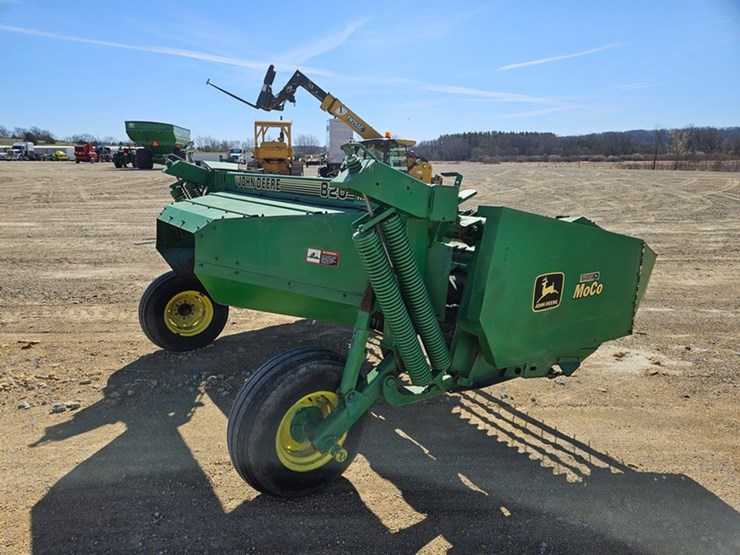 john-deere-820-image-5