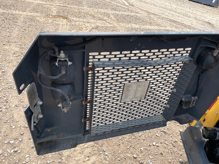 #1087-•-john-deere-319gr-skid-steer-image-8