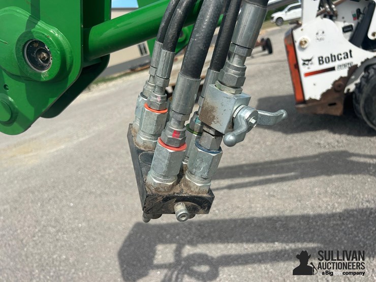 2017-john-deere-h-image-11