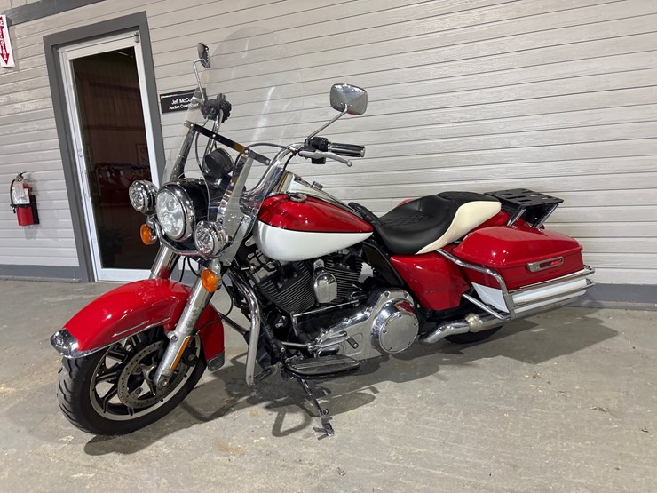 #97-•-2015-harley-davidson-flh-image-1