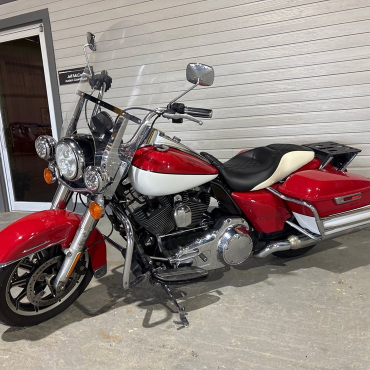 #97 • 2015 HARLEY DAVIDSON FLH
