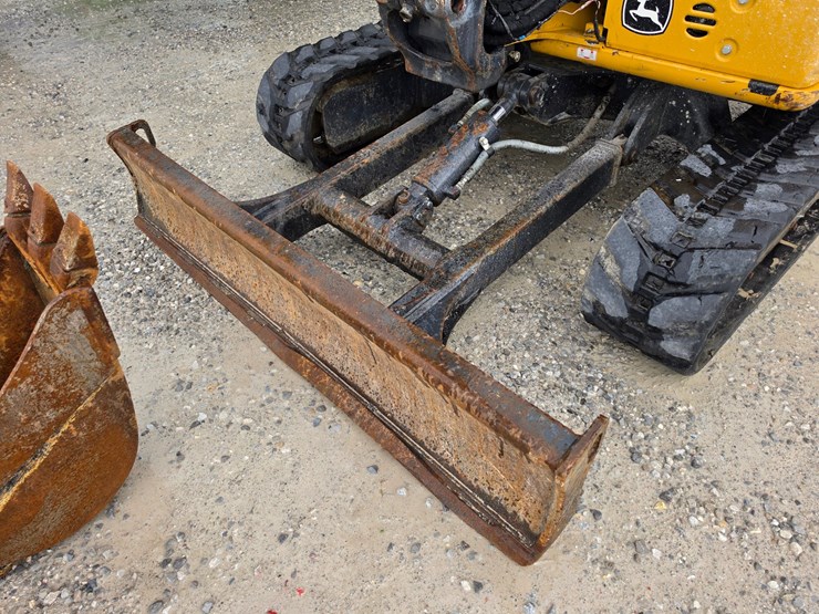 2020-deere-35g-image-6