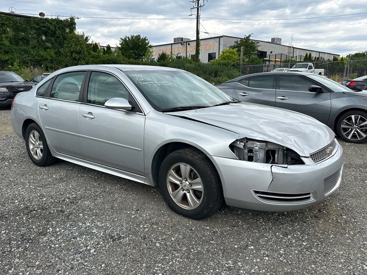 #32-•-2014-chevy-impala-image-1