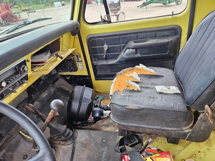 1975-ford-f750-image-27