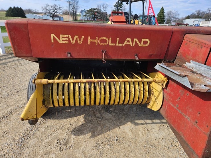 new-holland-276-image-11