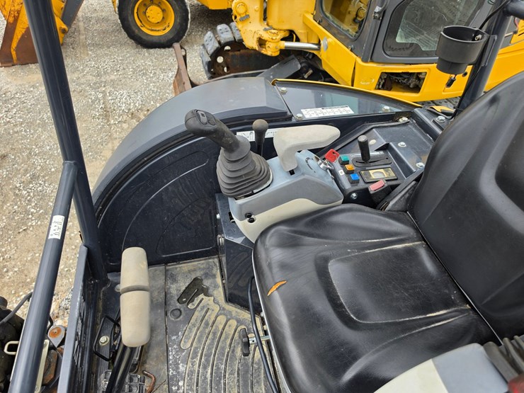 2018-deere-26g-image-10