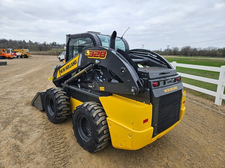 new-holland-l328-image-3