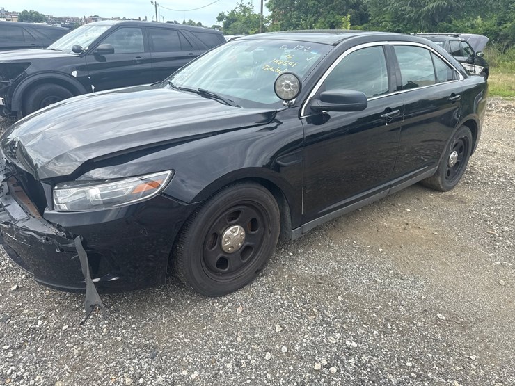 #45-•-2016-ford-interceptor-image-3