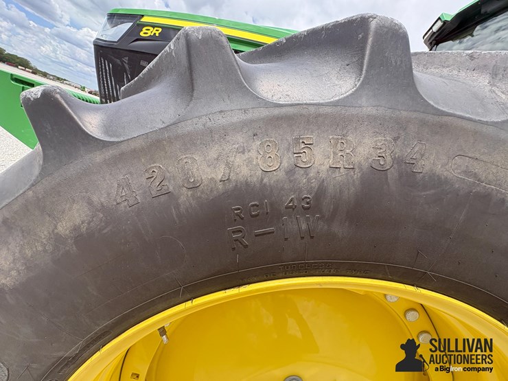 2021-john-deere-8r-340-image-16