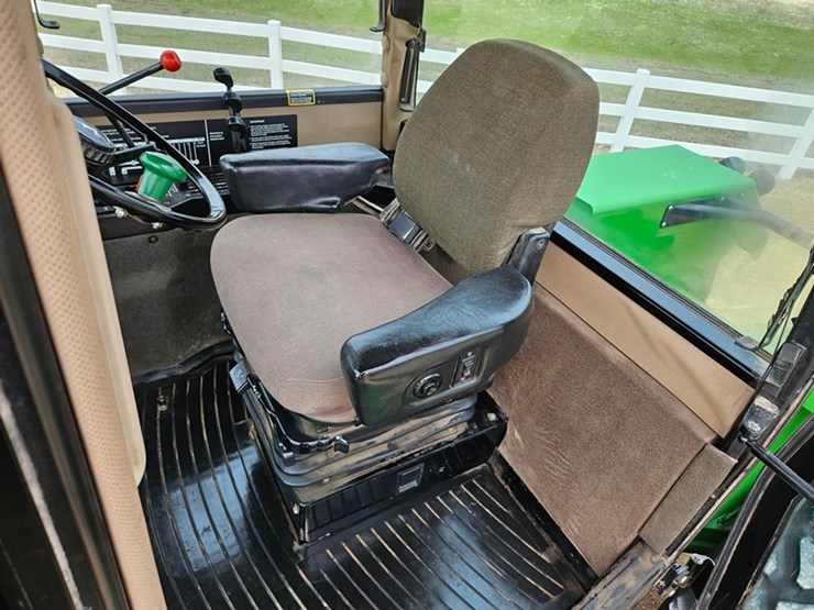 john-deere-8570-image-33