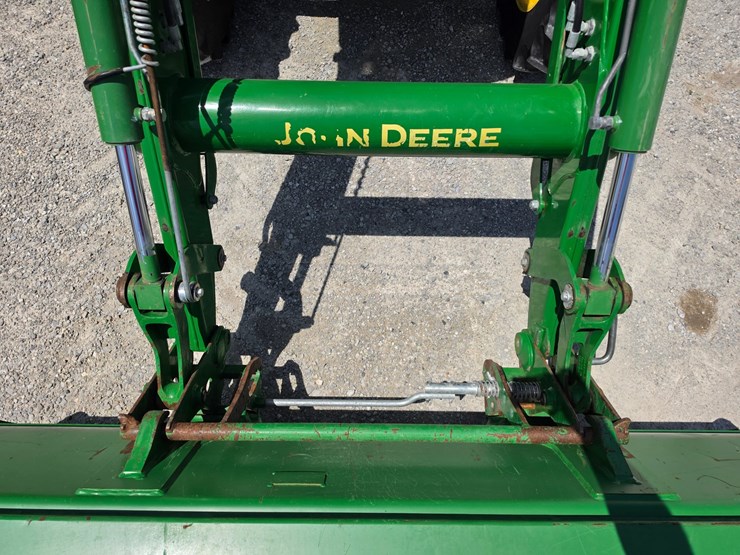 2022-john-deere-5100e-image-5