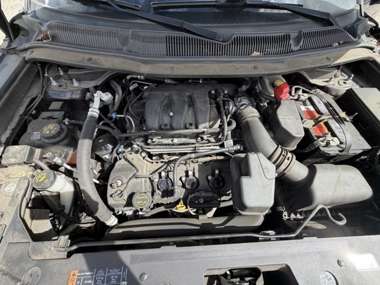 2017-ford-explorer-image-15