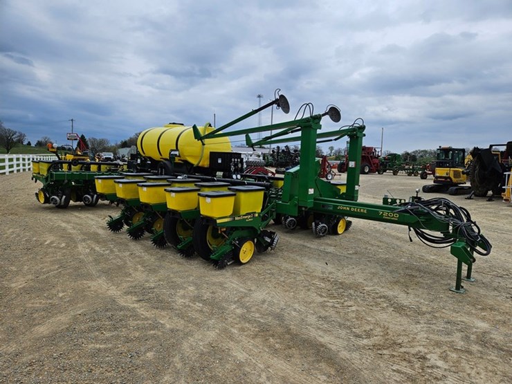 john-deere-7200-image-7