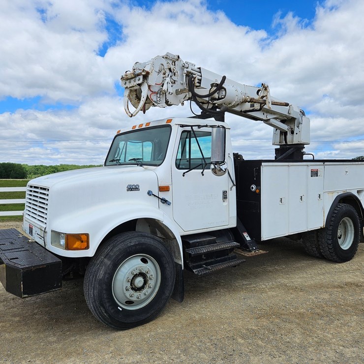1999 INTERNATIONAL 4900