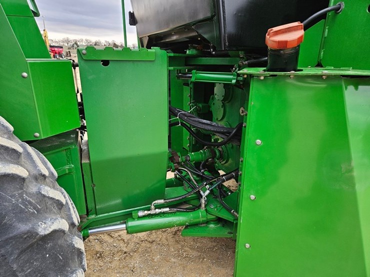 john-deere-8570-image-19