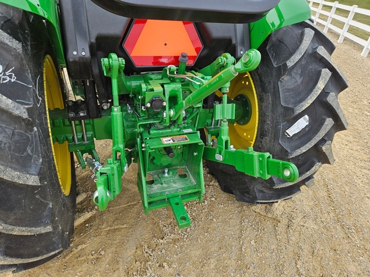 2024-john-deere-5067e-image-14